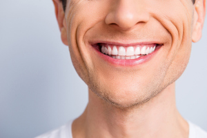 Brist på C-vitamin kan förvärra utvecklingen av tandlossning