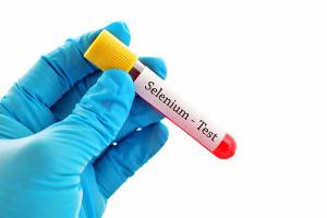 Selenium counteracts bulging eyes caused by the thyroid disorder named Graves’ disease